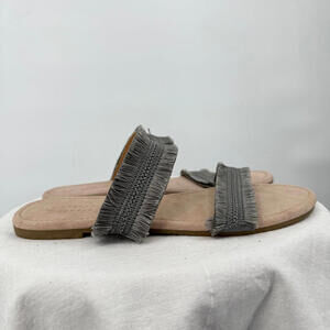 Women's Lauren Conrad New with Tags Gray Fringe Sandals 10/11